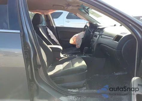 2011 Ford Fusion Se z USA, uszkodzony, nr VIN 3FAHP0HG4BR344231